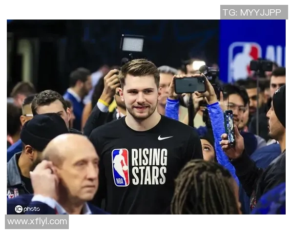 东契奇今日状态爆棚,全场最佳当之无愧! 东契奇今日状态爆棚,全场最佳当之无愧!